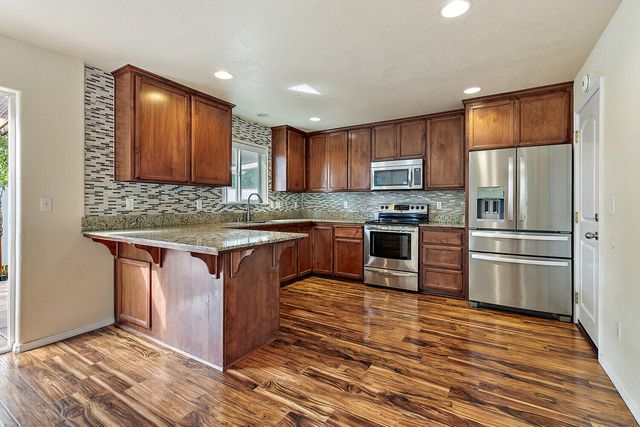 450 Freeman Road, Central Point, OR 97502