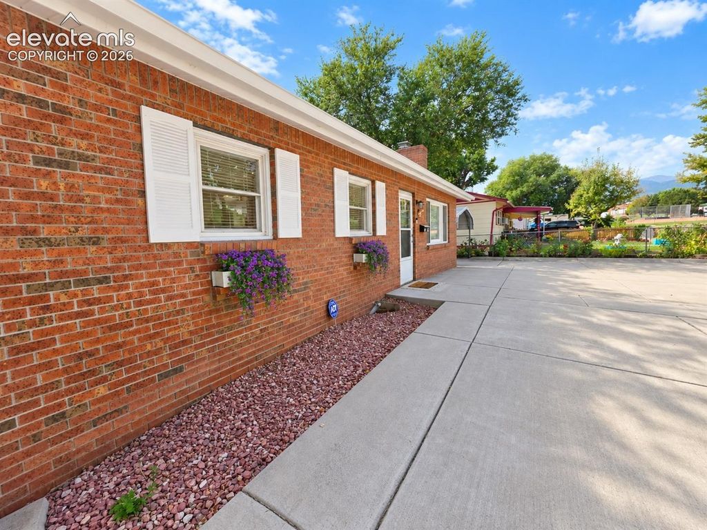 1131 Rockwood Avenue, Colorado Springs, CO 80905 — photo 4