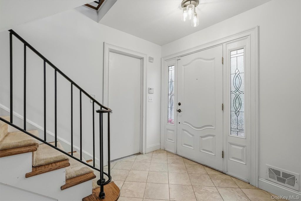 83 Edgepark Road, White Plains, NY 10603 — photo 4