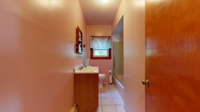 16 Clinton St, Dartmouth, MA 02748