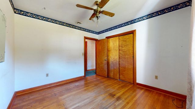 16 Clinton St, Dartmouth, MA 02748