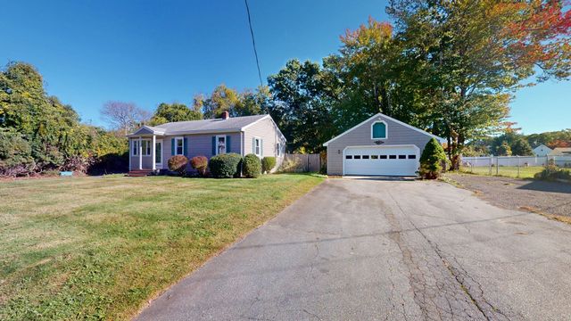 16 Clinton St, Dartmouth, MA 02748