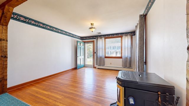 16 Clinton St, Dartmouth, MA 02748