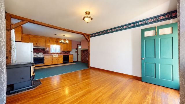 16 Clinton St, Dartmouth, MA 02748