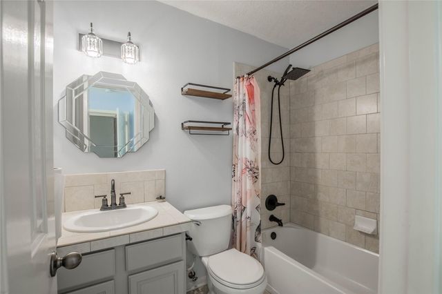 33968 Fm-521, Angleton, TX 77515