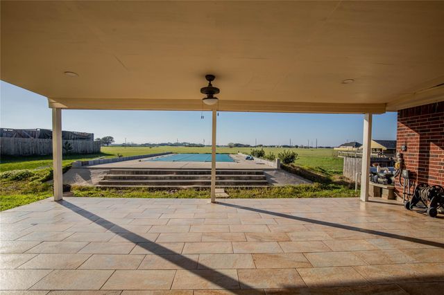 33968 Fm-521, Angleton, TX 77515