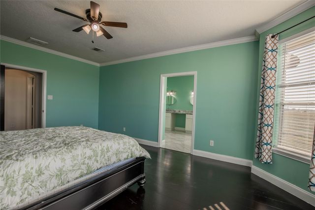 33968 Fm-521, Angleton, TX 77515