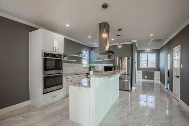 33968 Fm-521, Angleton, TX 77515