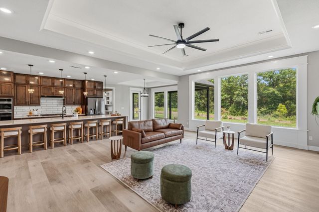 6505 PORTCRAWL DR, Columbia, MO 65201