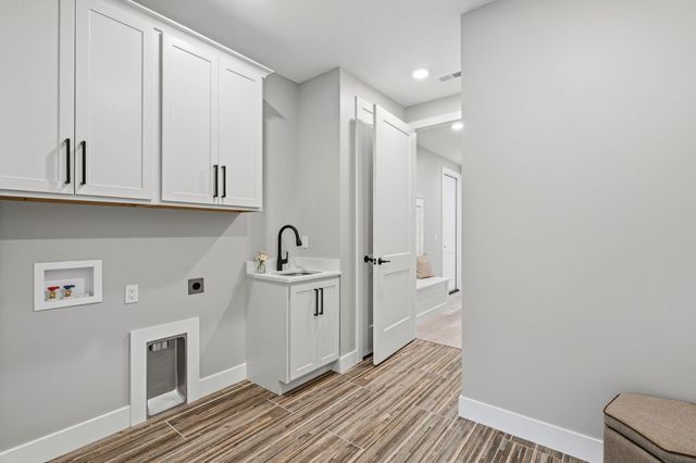 6505 PORTCRAWL DR, Columbia, MO 65201