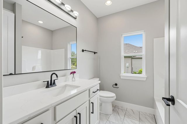 6505 PORTCRAWL DR, Columbia, MO 65201