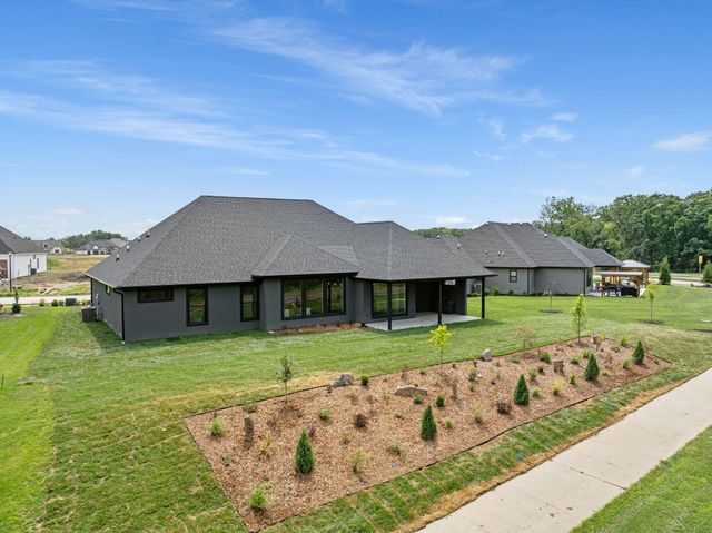 6505 PORTCRAWL DR, Columbia, MO 65201