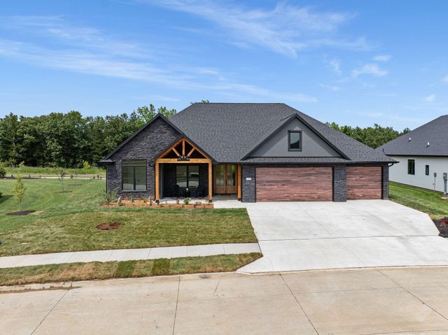 6505 PORTCRAWL DR, Columbia, MO 65201