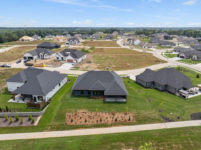 6505 PORTCRAWL DR, Columbia, MO 65201
