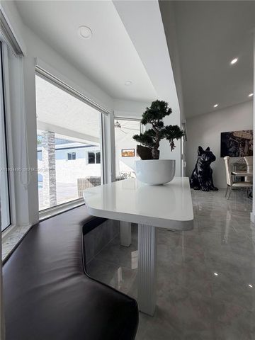 14280 SW 36th St, Miami, FL 33175