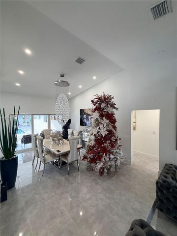 14280 SW 36th St, Miami, FL 33175