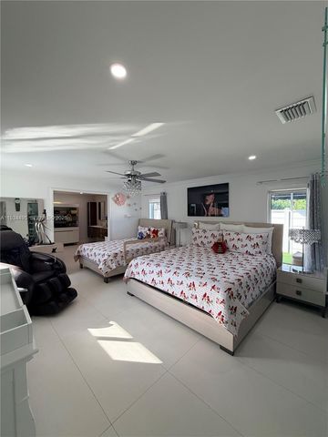 14280 SW 36th St, Miami, FL 33175