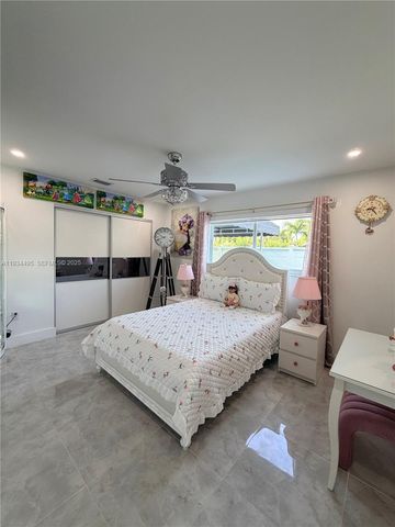 14280 SW 36th St, Miami, FL 33175