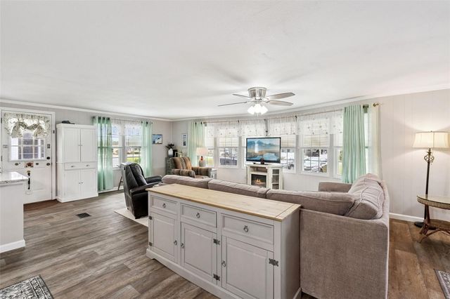 332 HAWTHORNE BOULEVARD, Leesburg, FL 34748
