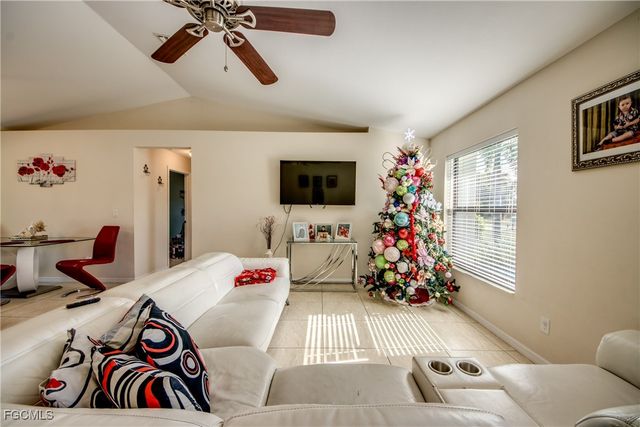 1213 SE 19th ST, Cape Coral, FL 33990