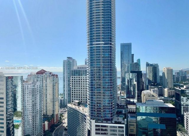 950 Brickell Bay Dr 3807, Miami, FL 33131