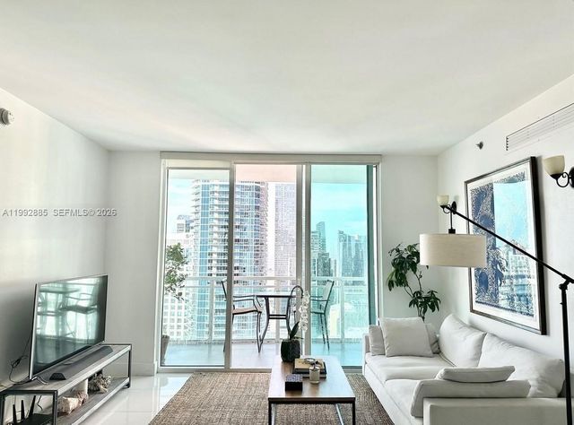 950 Brickell Bay Dr 3807, Miami, FL 33131