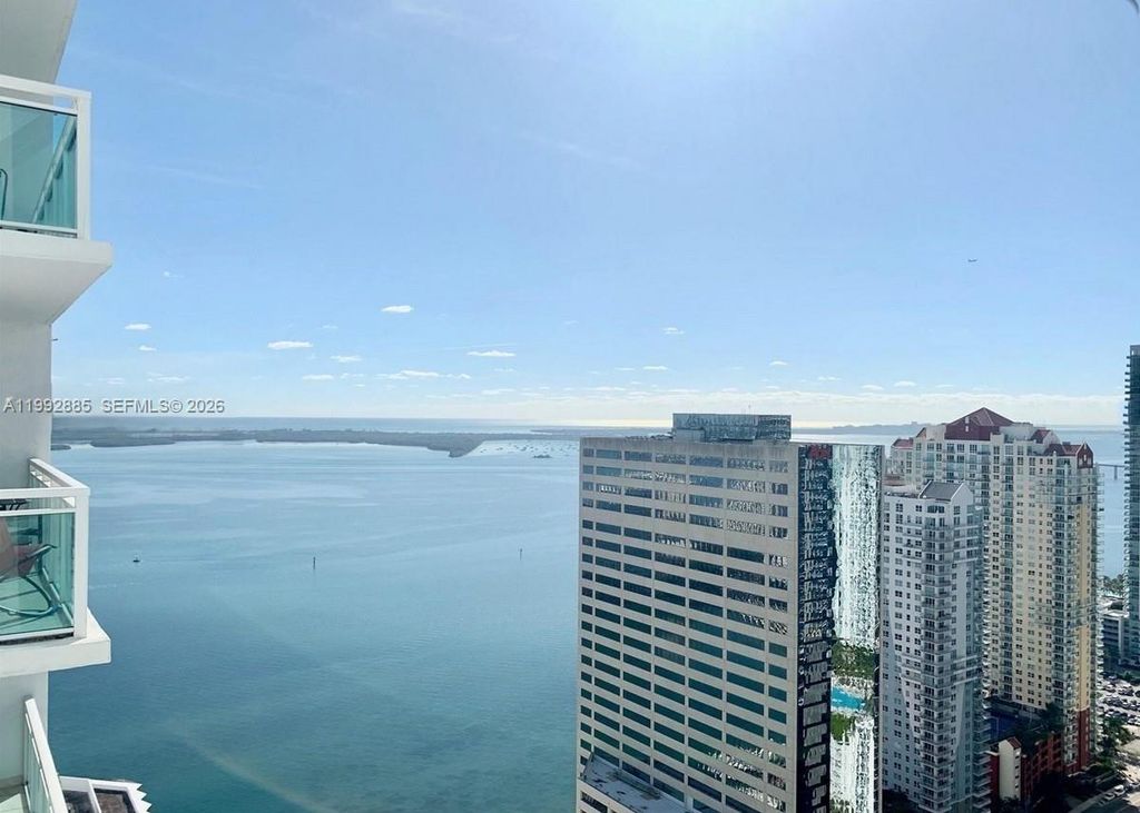 950 Brickell Bay Dr 3807, Miami, FL 33131