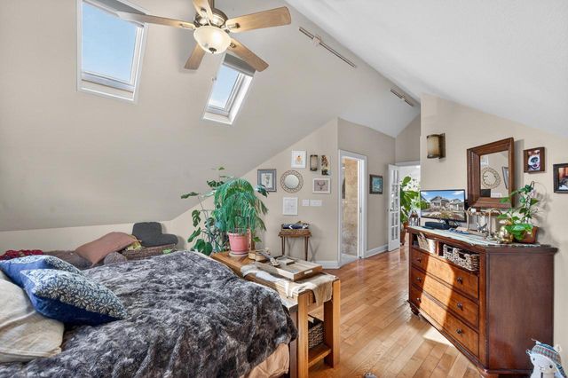 2203 N Bartlett AVENUE, Milwaukee, WI 53202