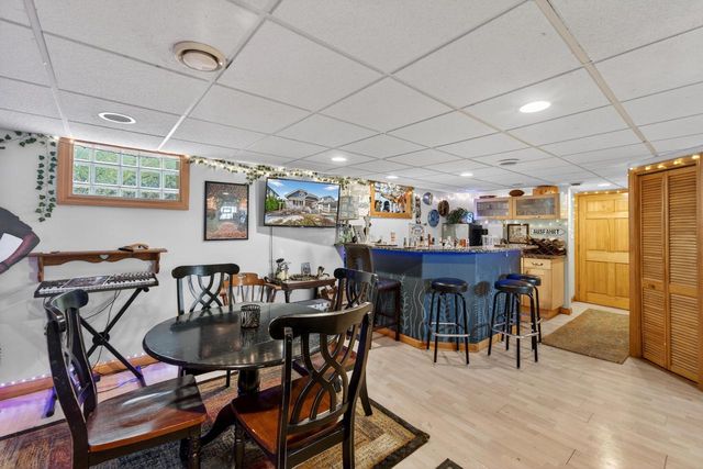 2203 N Bartlett AVENUE, Milwaukee, WI 53202