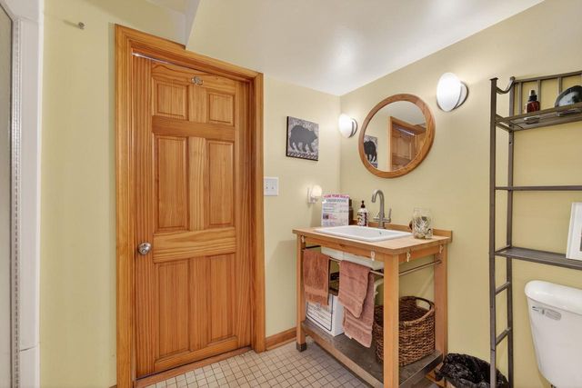 2203 N Bartlett AVENUE, Milwaukee, WI 53202