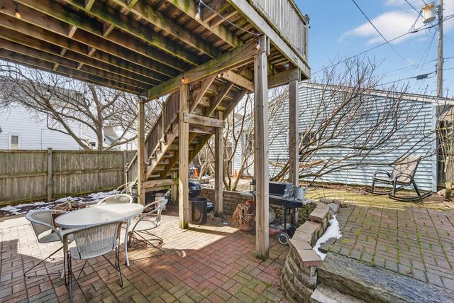 2203 N Bartlett AVENUE, Milwaukee, WI 53202