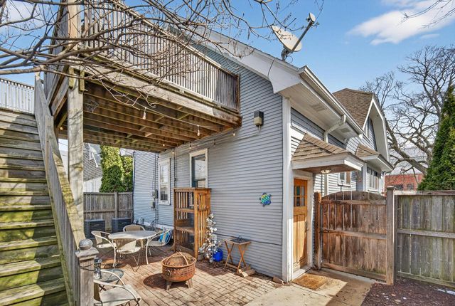 2203 N Bartlett AVENUE, Milwaukee, WI 53202