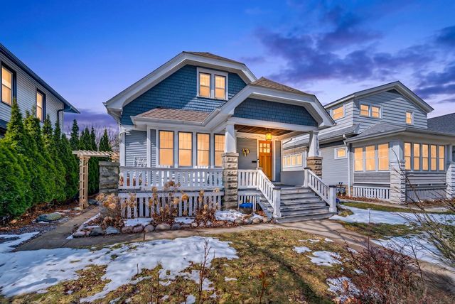 2203 N Bartlett AVENUE, Milwaukee, WI 53202