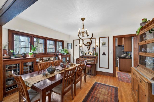 2203 N Bartlett AVENUE, Milwaukee, WI 53202