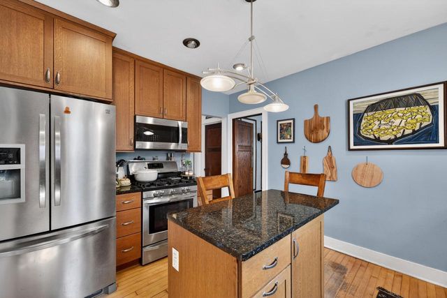 2203 N Bartlett AVENUE, Milwaukee, WI 53202