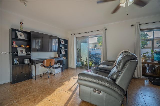 1527 NW 80th Ave I, Margate, FL 33063