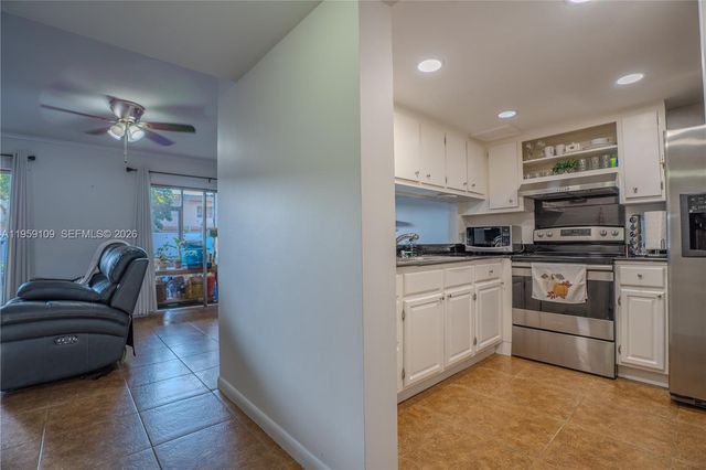 1527 NW 80th Ave I, Margate, FL 33063