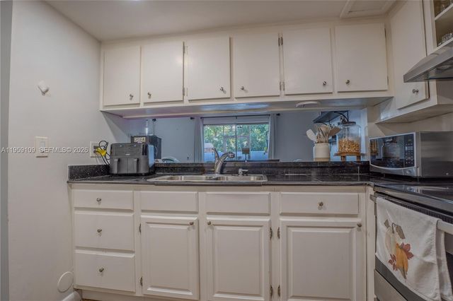 1527 NW 80th Ave I, Margate, FL 33063