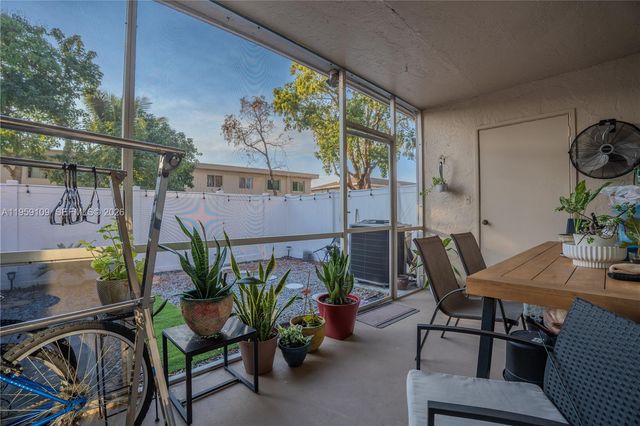 1527 NW 80th Ave I, Margate, FL 33063