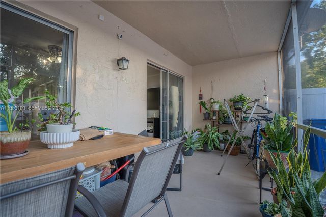 1527 NW 80th Ave I, Margate, FL 33063