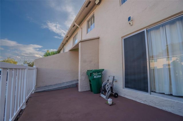 1527 NW 80th Ave I, Margate, FL 33063