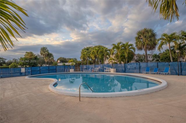 1527 NW 80th Ave I, Margate, FL 33063