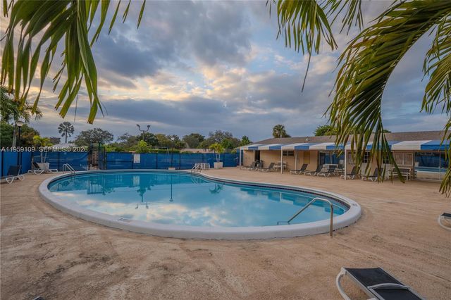 1527 NW 80th Ave I, Margate, FL 33063