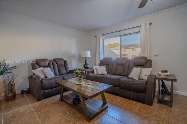 1527 NW 80th Ave I, Margate, FL 33063