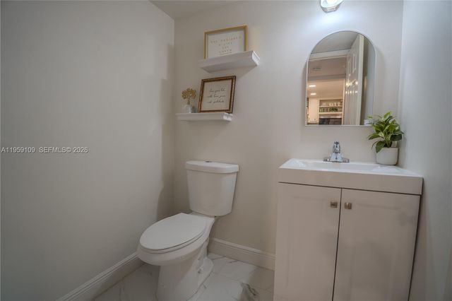 1527 NW 80th Ave I, Margate, FL 33063