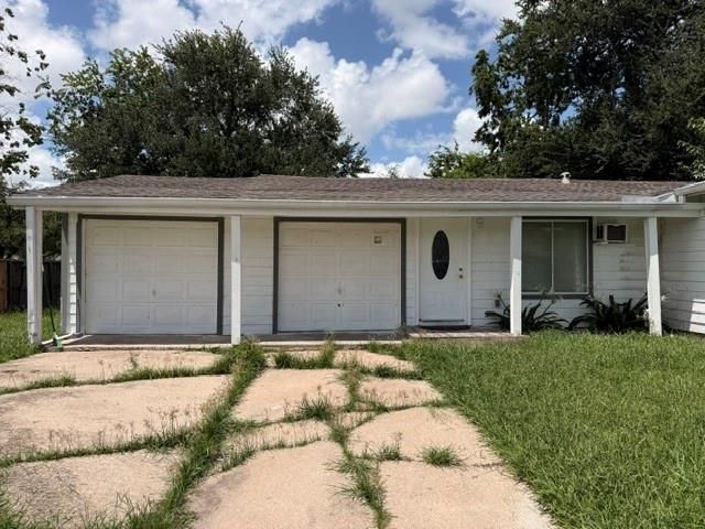 5103 Willow Glen Drive, Houston, TX 77033