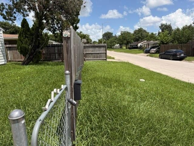 5103 Willow Glen Drive, Houston, TX 77033