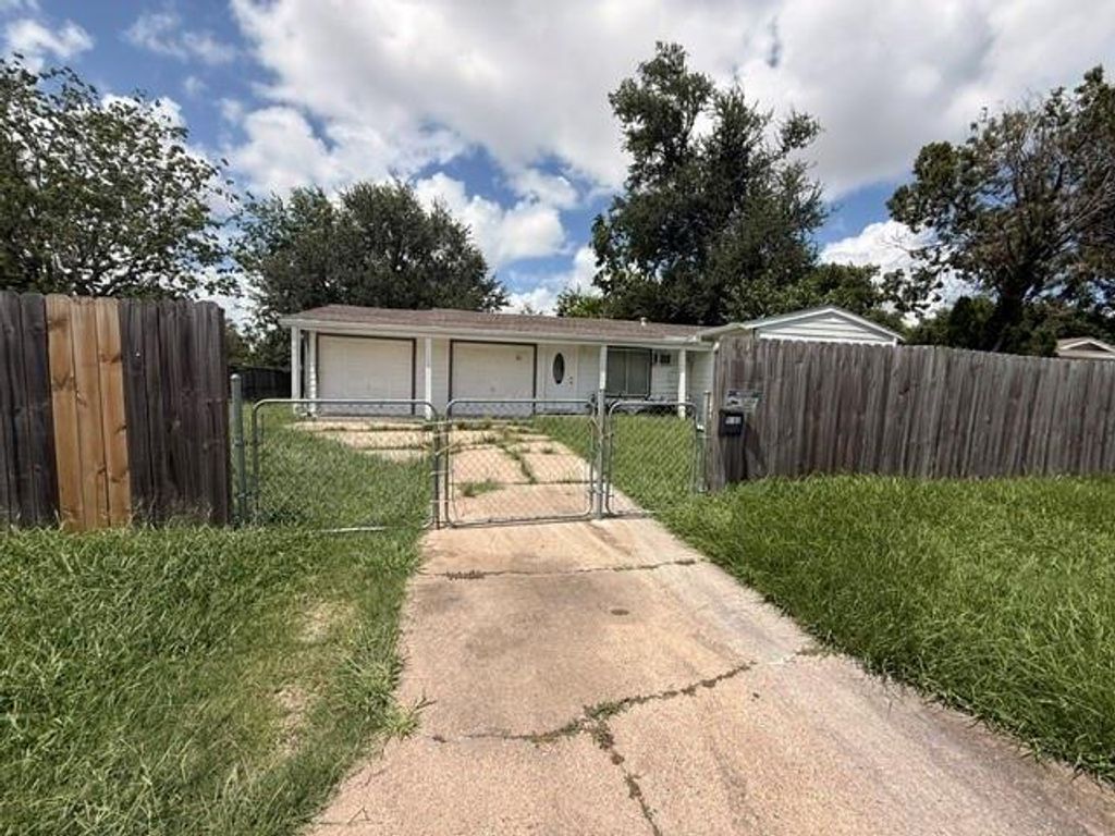 5103 Willow Glen Drive, Houston, TX 77033