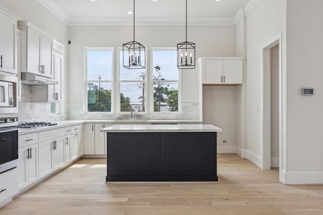 5914 Cottage Grove Lake Street, Houston, TX 77007