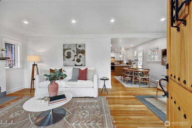 7506 Dibble Avenue NW, Seattle, WA 98117